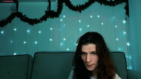 Snapshot of iceseeker2 chatting on 12/21/25, 01:07 Mike online show from 12/21/25, 01:07