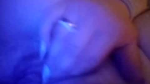 Snapshot of icewideawake00 chatting on 11/09/25, 12:25 icewideawake00 online show from 11/09/25, 12:25