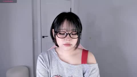 Snapshot of ichigo_o chatting on 02/27/26, 10:54 Hitomi online show from 02/27/26, 10:54