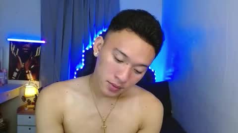 Snapshot of iconicmateo chatting on 10/21/25, 05:13 Mateo online show from 10/21/25, 05:13