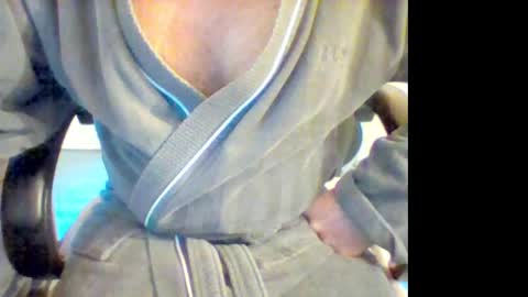 Snapshot of icumalot4you chatting on 11/01/25, 08:27 icumalot4you online show from 11/01/25, 08:27