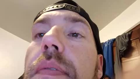 Snapshot of icyfucktoy chatting on 10/24/25, 01:57 icyfucktoy online show from 10/24/25, 01:57