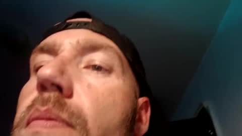 Snapshot of icyfucktoy chatting on 11/17/25, 11:43 icyfucktoy online show from 11/17/25, 11:43