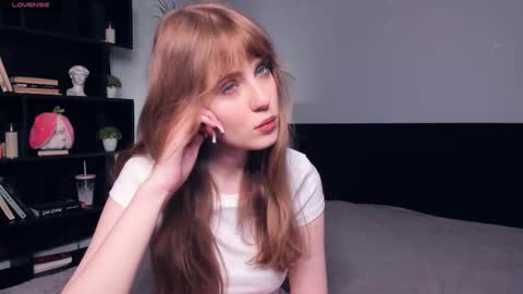 Snapshot of icyhoneybite chatting on 11/07/25, 08:47 Jane online show from 11/07/25, 08:47