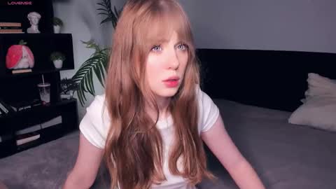 Snapshot of icyhoneybite chatting on 11/14/25, 10:03 Jane online show from 11/14/25, 10:03