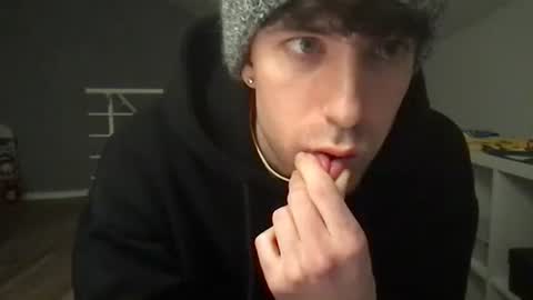 Snapshot of icyninesix chatting on 12/17/24, 12:45 icyninesix online show from 12/17/24, 12:45