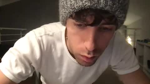 Snapshot of icyninesix chatting on 12/19/24, 06:34 icyninesix online show from 12/19/24, 06:34