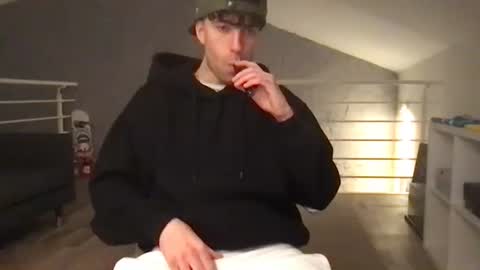 Snapshot of icyninesix chatting on 12/19/24, 09:49 icyninesix online show from 12/19/24, 09:49