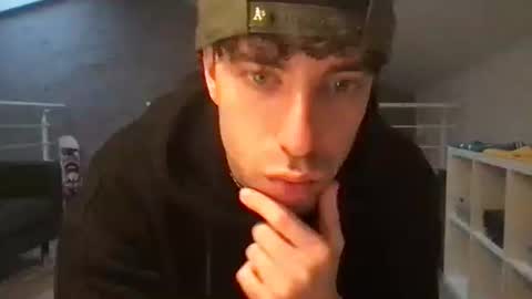 Snapshot of icyninesix chatting on 12/22/24, 03:22 icyninesix online show from 12/22/24, 03:22