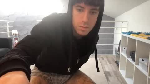 Snapshot of icyninesix chatting on 12/25/24, 12:47 icyninesix online show from 12/25/24, 12:47