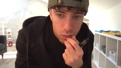 Snapshot of icyninesix chatting on 12/26/24, 02:59 icyninesix online show from 12/26/24, 02:59