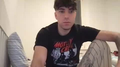 Snapshot of icyninesix chatting on 01/23/25, 10:44 icyninesix online show from 01/23/25, 10:44