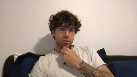 Snapshot of icyninesix chatting on 12/17/25, 11:27 icyninesix online show from 12/17/25, 11:27