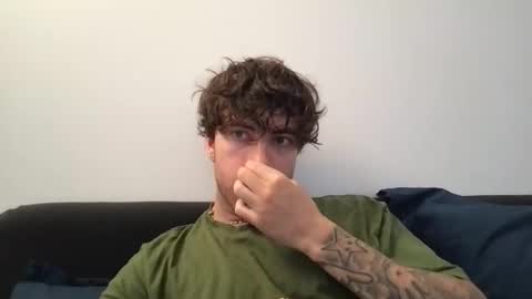 Snapshot of icyninesix chatting on 12/18/25, 09:26 icyninesix online show from 12/18/25, 09:26