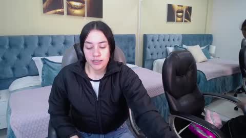 Snapshot of icysweetcam chatting on 01/16/25, 11:58 Icy online show from 01/16/25, 11:58