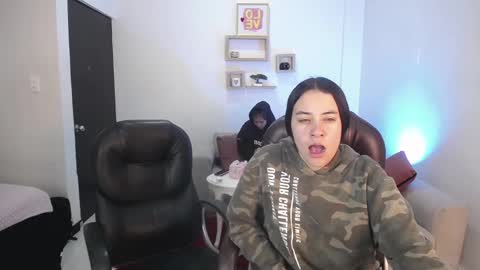 Snapshot of icysweetcam chatting on 01/22/25, 11:34 Icy online show from 01/22/25, 11:34