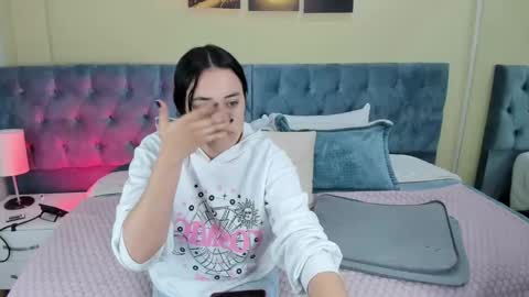 Snapshot of icysweetcam chatting on 01/28/25, 11:49 Icy online show from 01/28/25, 11:49