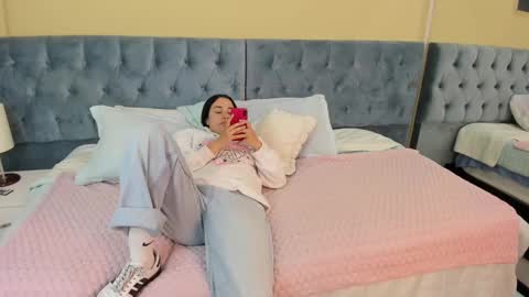 Snapshot of icysweetcam chatting on 02/07/25, 11:23 Icy online show from 02/07/25, 11:23