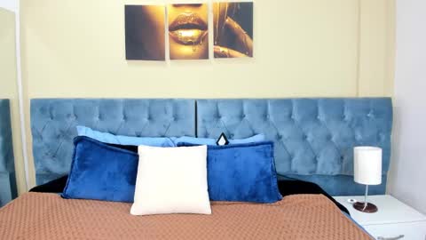 Snapshot of icysweetcam chatting on 03/08/25, 11:27 Icy online show from 03/08/25, 11:27