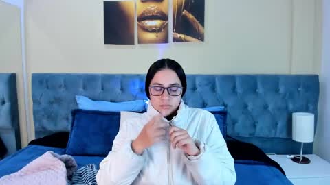 Snapshot of icysweetcam chatting on 03/09/25, 11:25 Icy online show from 03/09/25, 11:25