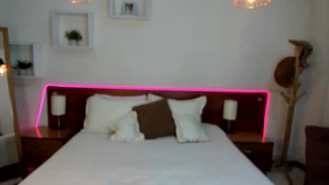 Snapshot of icysweetcam chatting on 09/16/25, 10:16 Icy online show from 09/16/25, 10:16