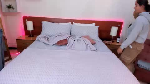 Snapshot of icysweetcam chatting on 10/07/25, 10:23 Icy online show from 10/07/25, 10:23