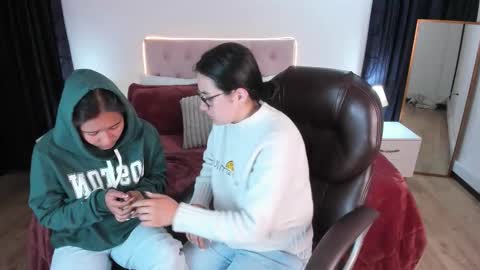 Snapshot of icysweetcam chatting on 11/05/25, 10:15 Icy online show from 11/05/25, 10:15