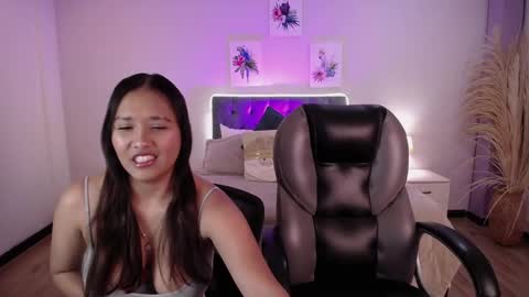 Snapshot of icysweetcam chatting on 12/15/25, 01:04 Icy online show from 12/15/25, 01:04