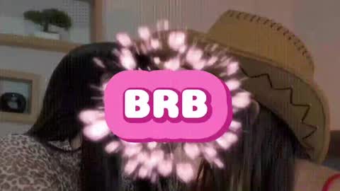 Snapshot of icysweetcam chatting on 04/10/26, 11:37 Icy online show from 04/10/26, 11:37