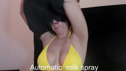 Snapshot of idarazanin24 chatting on 02/14/26, 03:36 Idara Zanin online show from 02/14/26, 03:36