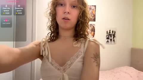 Snapshot of idellwold chatting on 04/18/26, 04:00 Sarah online show from 04/18/26, 04:00
