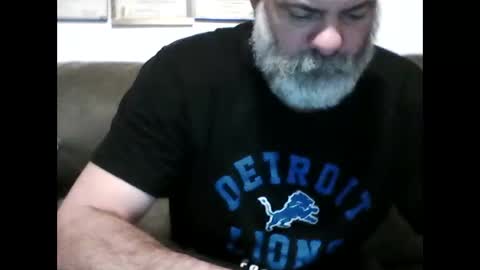 Snapshot of idkwhyidothis348732 chatting on 11/26/25, 11:22 idkwhyidothis348732 online show from 11/26/25, 11:22