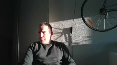 idontknowwhy1 online show from 11/19/25, 07:30