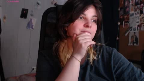 Snapshot of idontknowwhyjojo chatting on 06/02/26, 05:53 Saya online show from 06/02/26, 05:53
