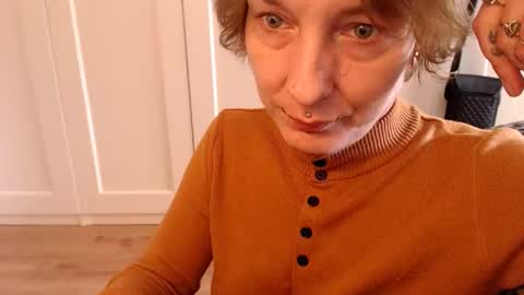 Snapshot of ifk_donkeysfr chatting on 10/30/25, 10:27 Ifk Donkeys online show from 10/30/25, 10:27