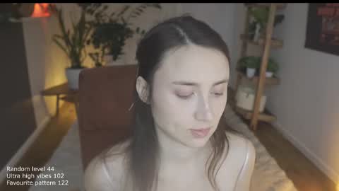 Snapshot of ifyouleave chatting on 11/25/25, 12:27 Belle online show from 11/25/25, 12:27