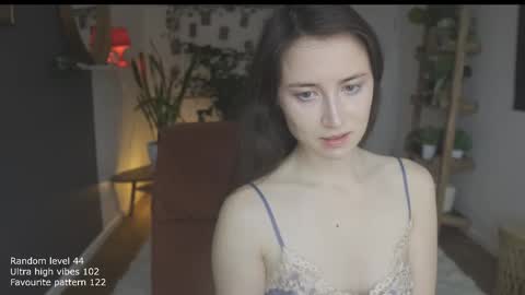 Snapshot of ifyouleave chatting on 11/30/25, 10:08 Belle online show from 11/30/25, 10:08