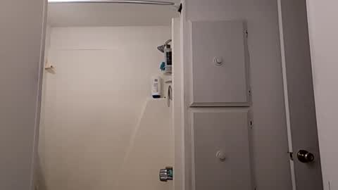 Snapshot of igasu chatting on 10/14/25, 04:24 igasu online show from 10/14/25, 04:24