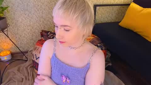 Emmy  help me reach 100 thumbs up online show from 03/02/25, 12:11