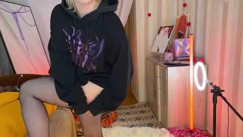 Emmy  help me reach 100 thumbs up online show from 02/28/26, 05:47