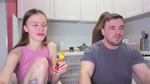 Julia and Mira online show from 10/22/25, 09:53