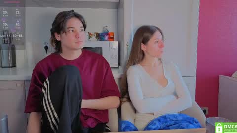 Julia and Mira online show from 04/11/26, 07:45