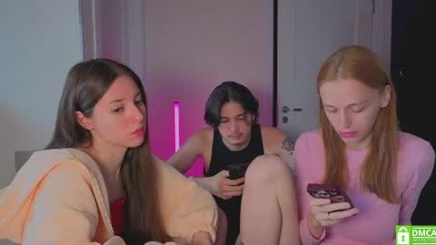 Julia and Mira online show from 05/30/26, 07:16