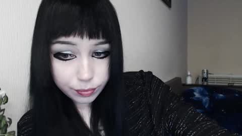 iiiiiiis online show from 12/15/25, 03:44