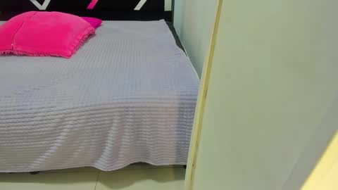 Isabella online show from 09/30/25, 02:44