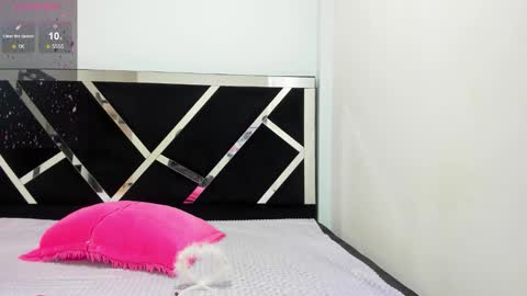 Isabella online show from 11/24/25, 12:49