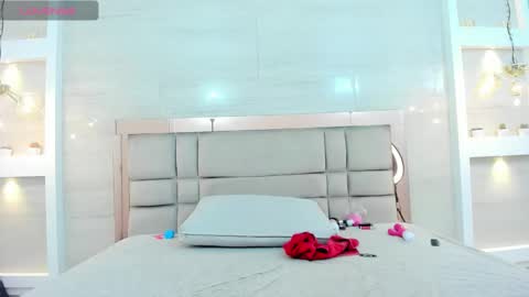 Snapshot of ikia_lopez chatting on 11/15/25, 07:10 ikia lopez online show from 11/15/25, 07:10