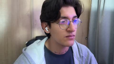 Snapshot of ikyan_nc chatting on 09/17/25, 02:46 ikyan_nc online show from 09/17/25, 02:46