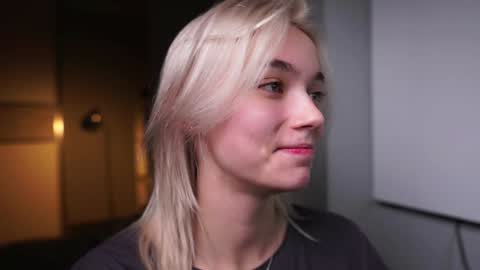 ileanacampbel online show from 12/19/24, 02:13