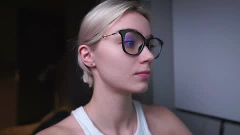 ileanacampbel online show from 01/07/25, 05:43